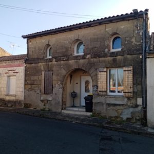 Ravalement de façade avant : la maison de Monteil