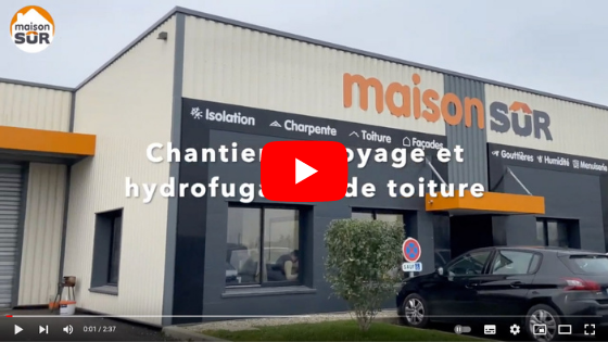 Video montrant un chantier de nettoyage de toiture en tuiles