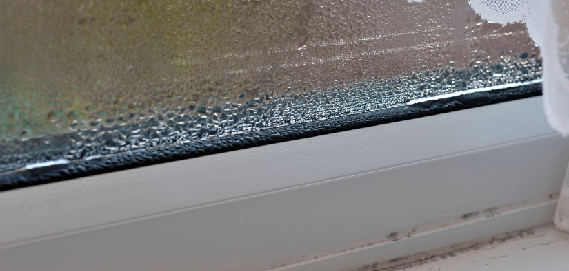 Condensation qui se depose sur une surface vitree