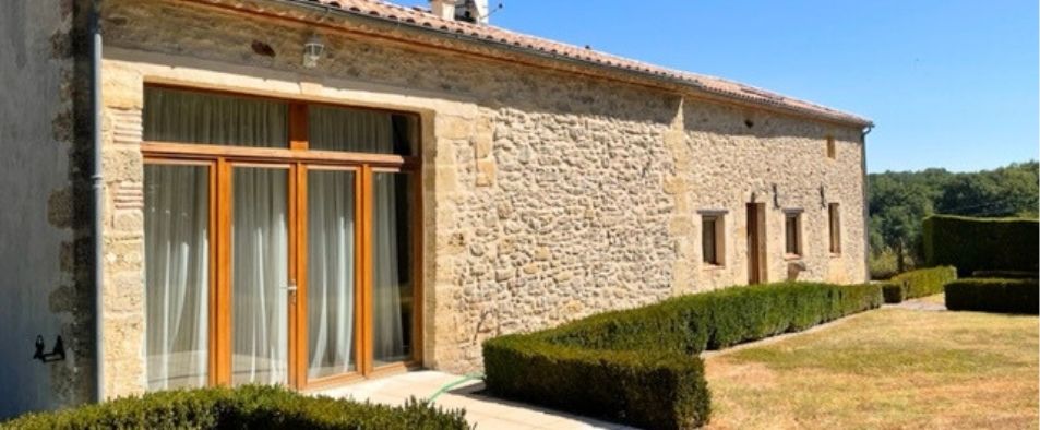 Salpêtre et remontées capillaires un problème courant des maisons anciennes - MaisonSûr