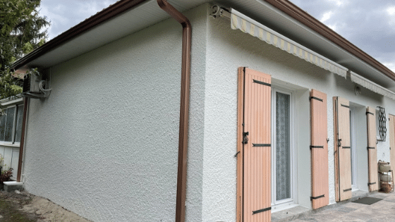 Une facade recouverte de crepi