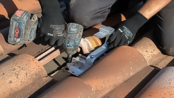 fixation panneaux solaires en surimposition sur un toit