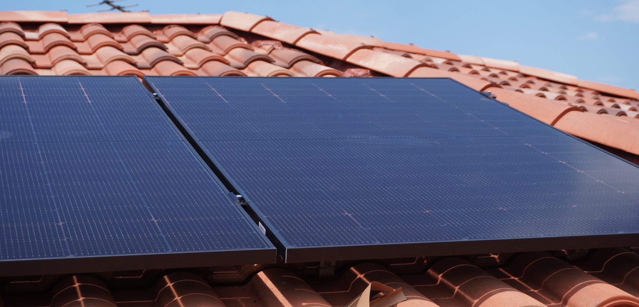 Chantier installation panneaux solaires